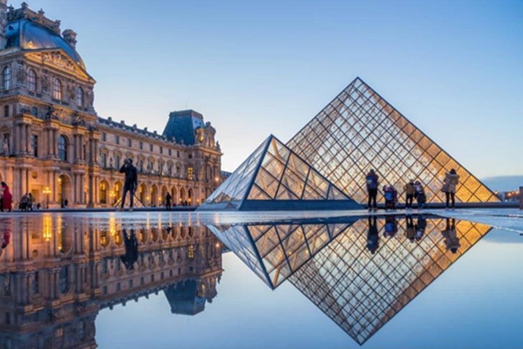 The Louvre, Paris - virtual tours for kids