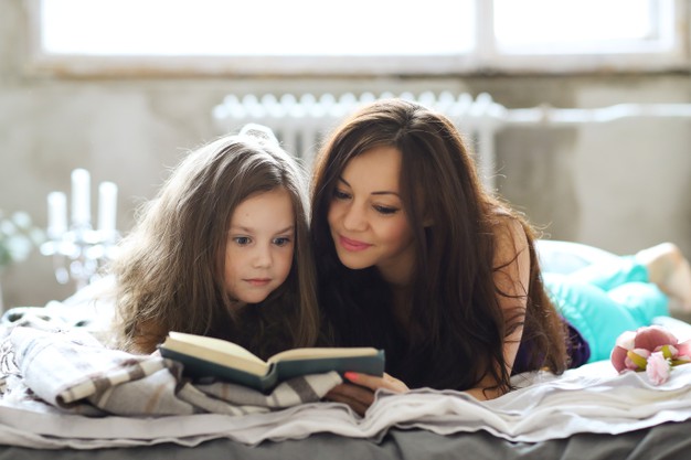 Benefits of reading bedtime stories - reinforce literacy skills in children